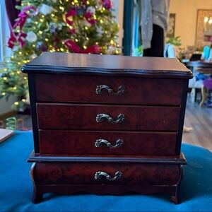 Elegant Brown Wooden Jewelry Box 9 inches is the hight with 10.5 inches wide 👍